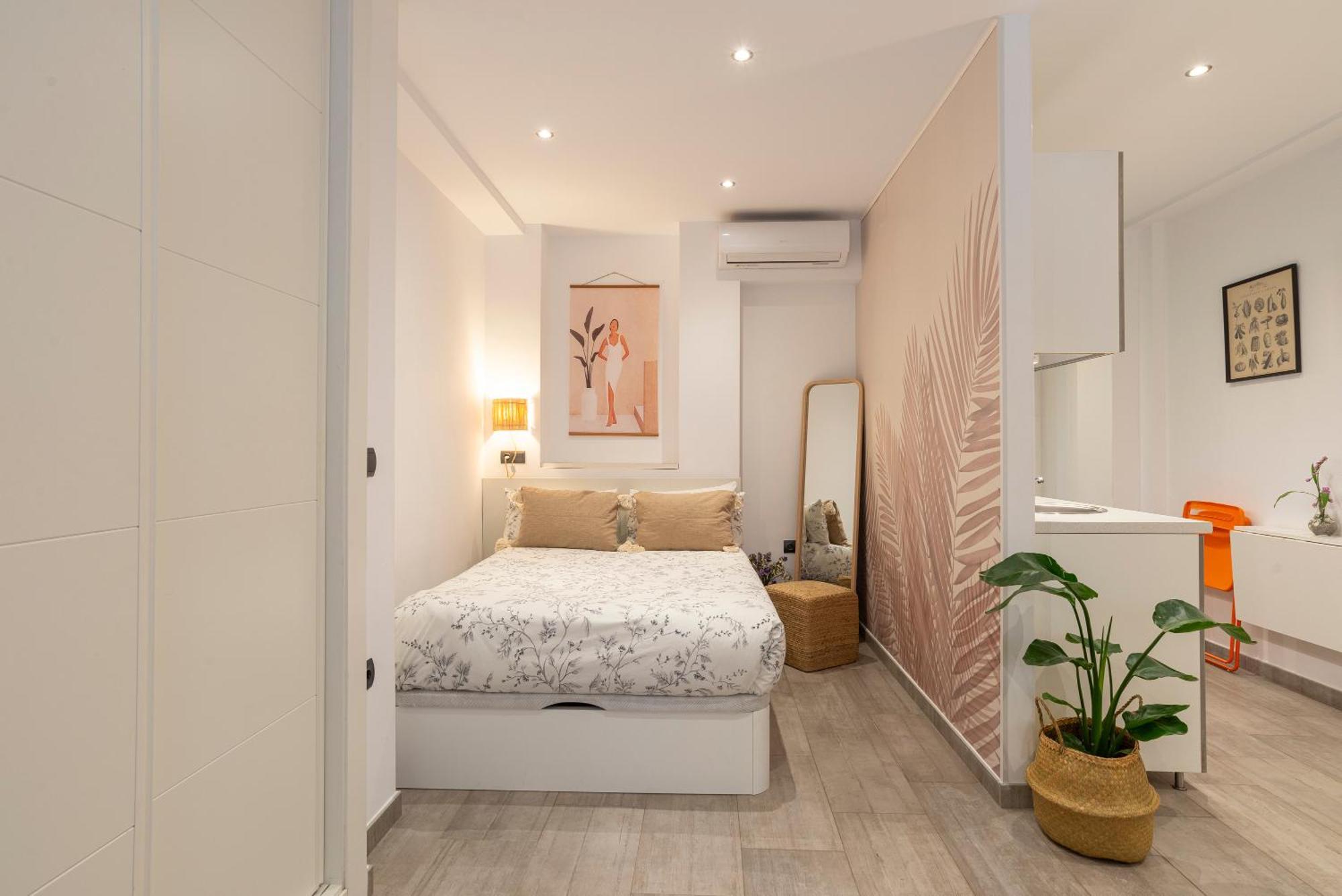 Andres Perez & Quiet Courtyard By Ele Apartments Málaga Exterior foto
