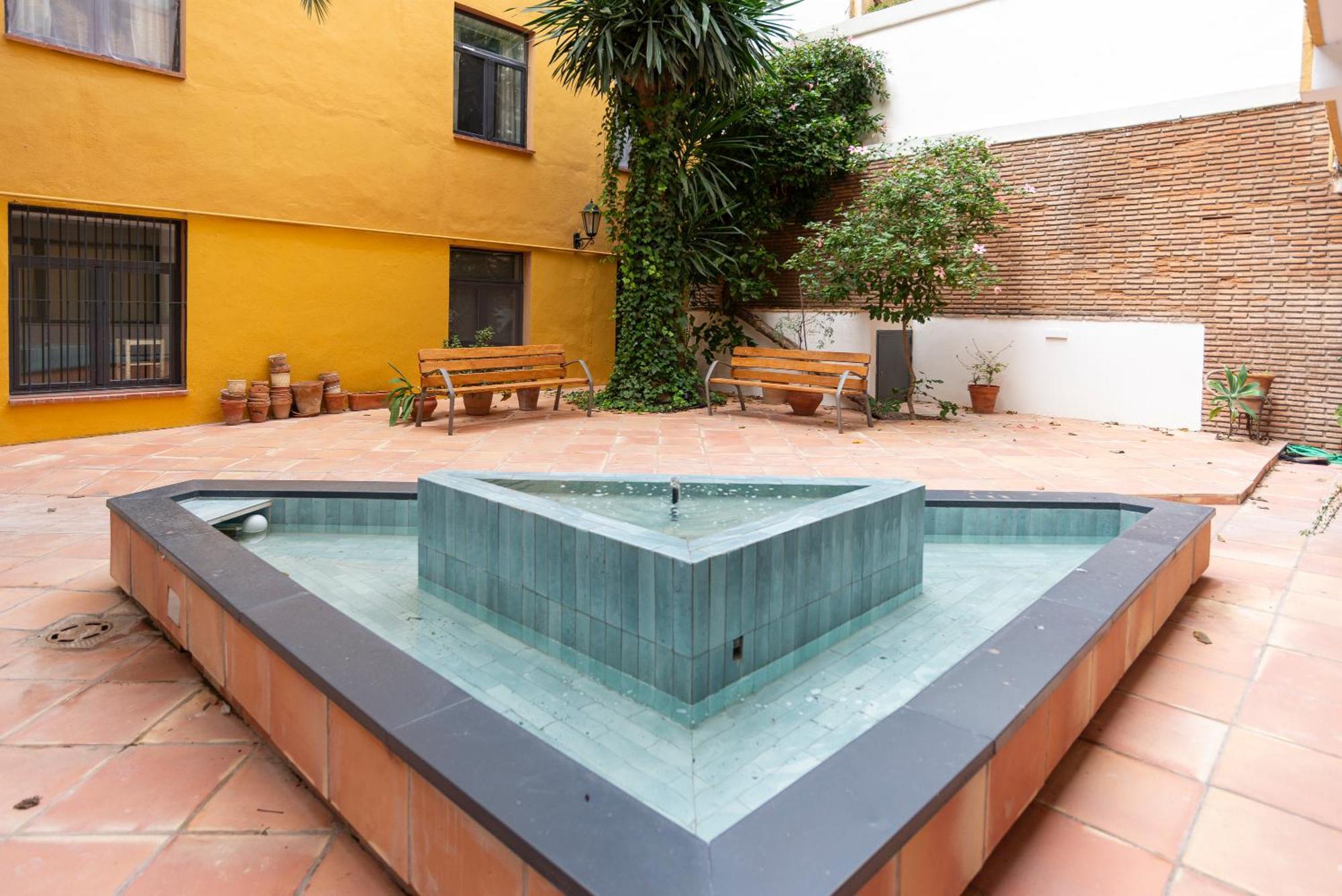 Andres Perez & Quiet Courtyard By Ele Apartments Málaga Exterior foto